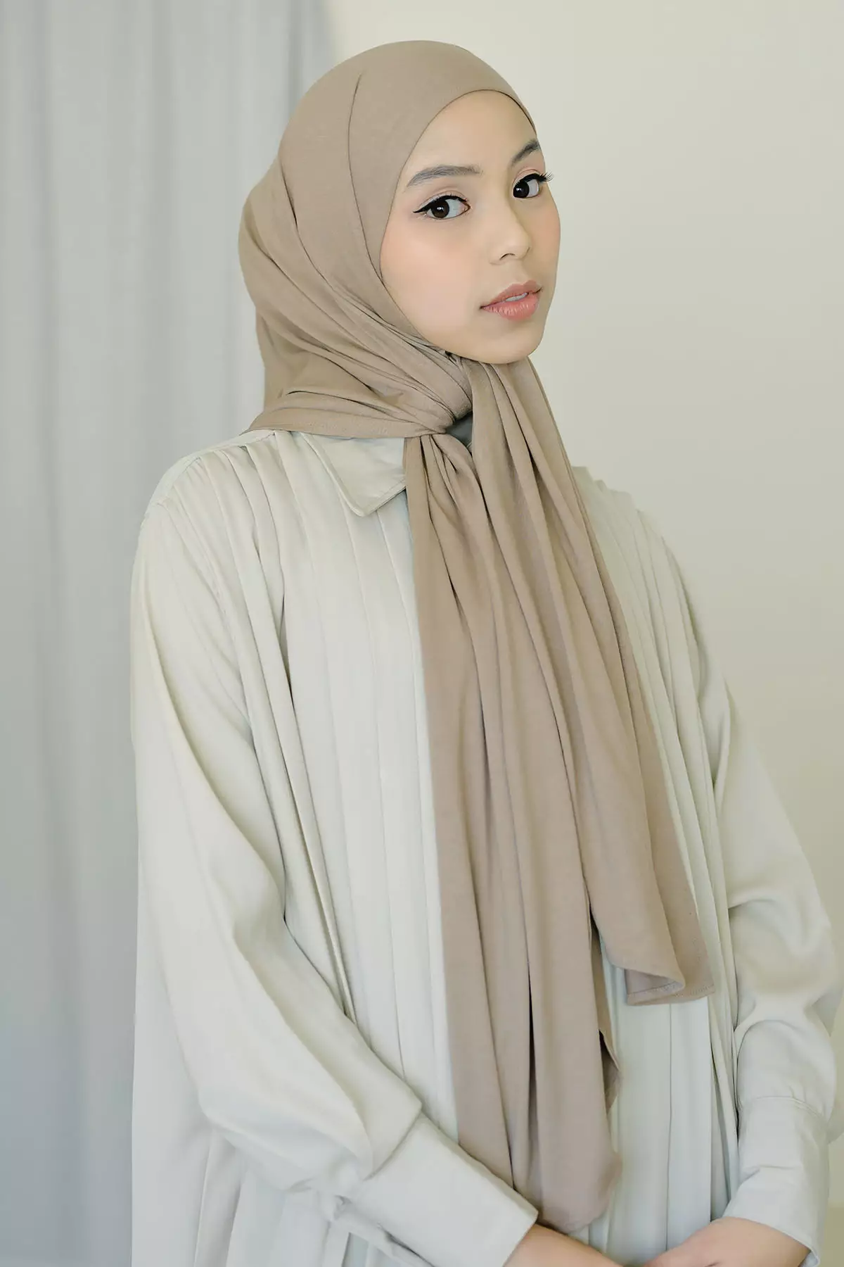 Tana Oval Shawl Taupe