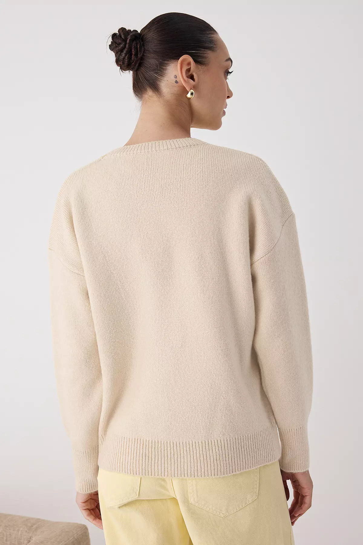 Wardrobe Essentials Bone Wool Premium Yarn Basic Wide Fit Knitwear Sweater | Twoaw26Kz65