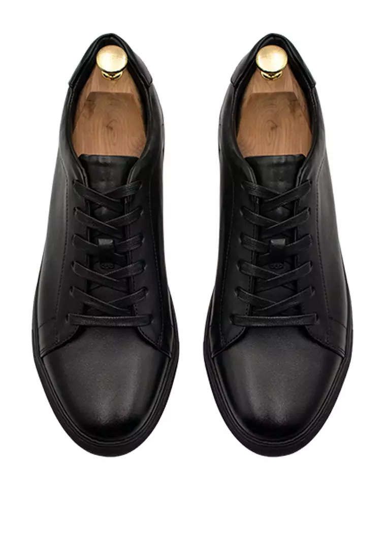 Loreto All Black Sneakers