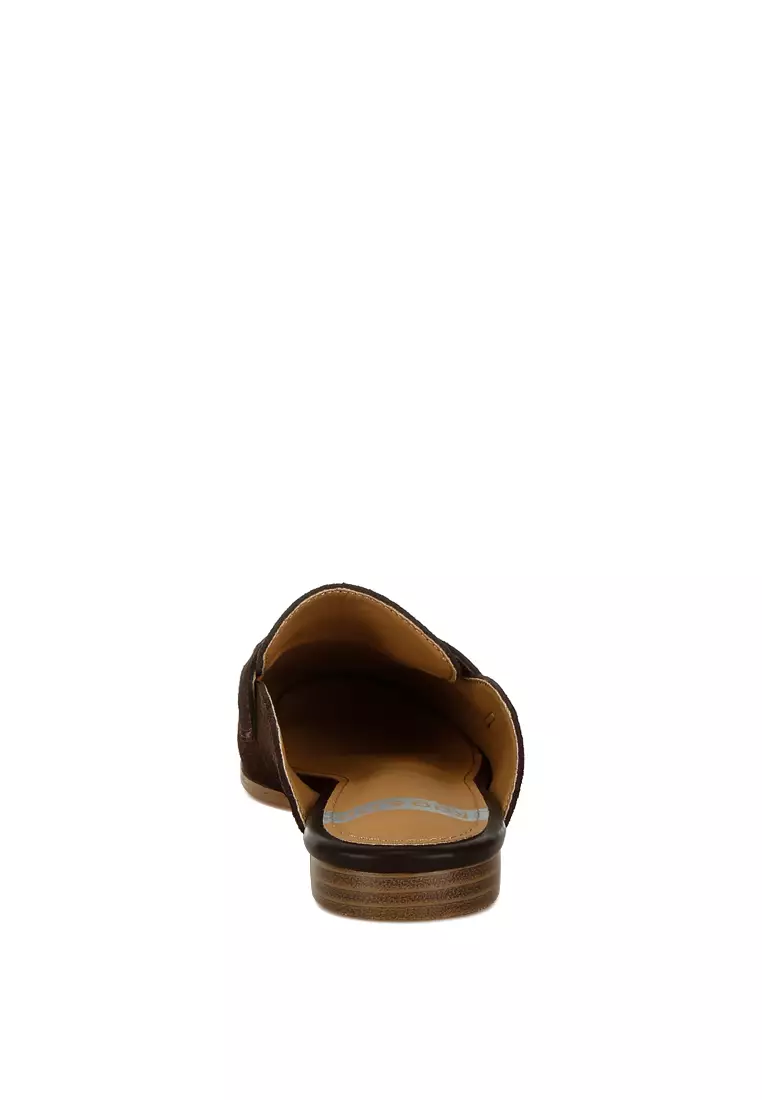 Tali Berlian Imitasi Suede Mules berwarna Coklat