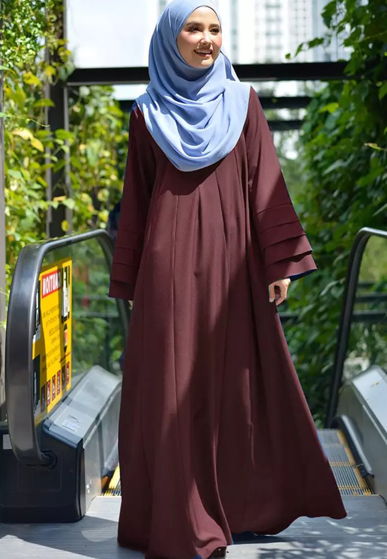 Laura Abaya Long Dress in Maroon