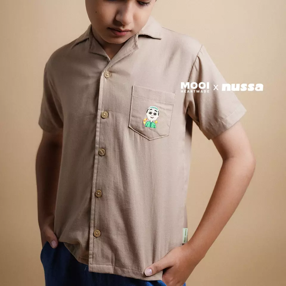 Mooi x Nussa Kemeja Anak Laki-Laki Nussa Pocket Shirt - Classic Blue
