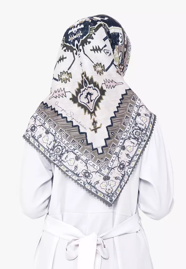 Hijab Motif Clarabell Segiempat Printng Lasercuting By Cotton Bee - Istanbul