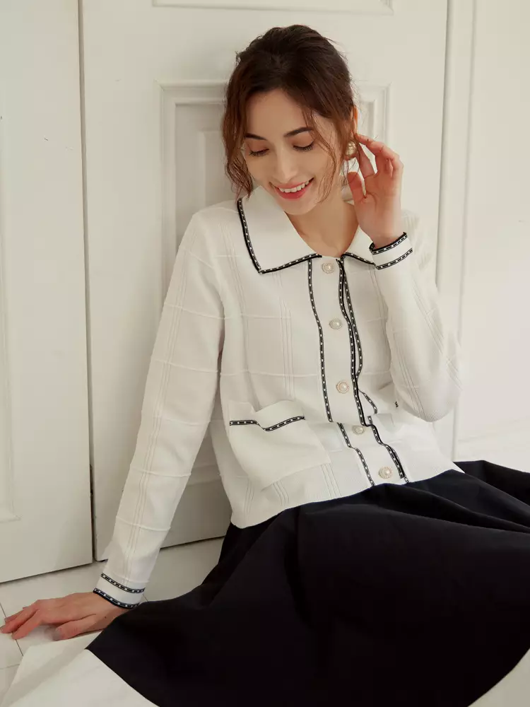 Collared Knit Top with Contrasting Pearl Buttons [FA2828]