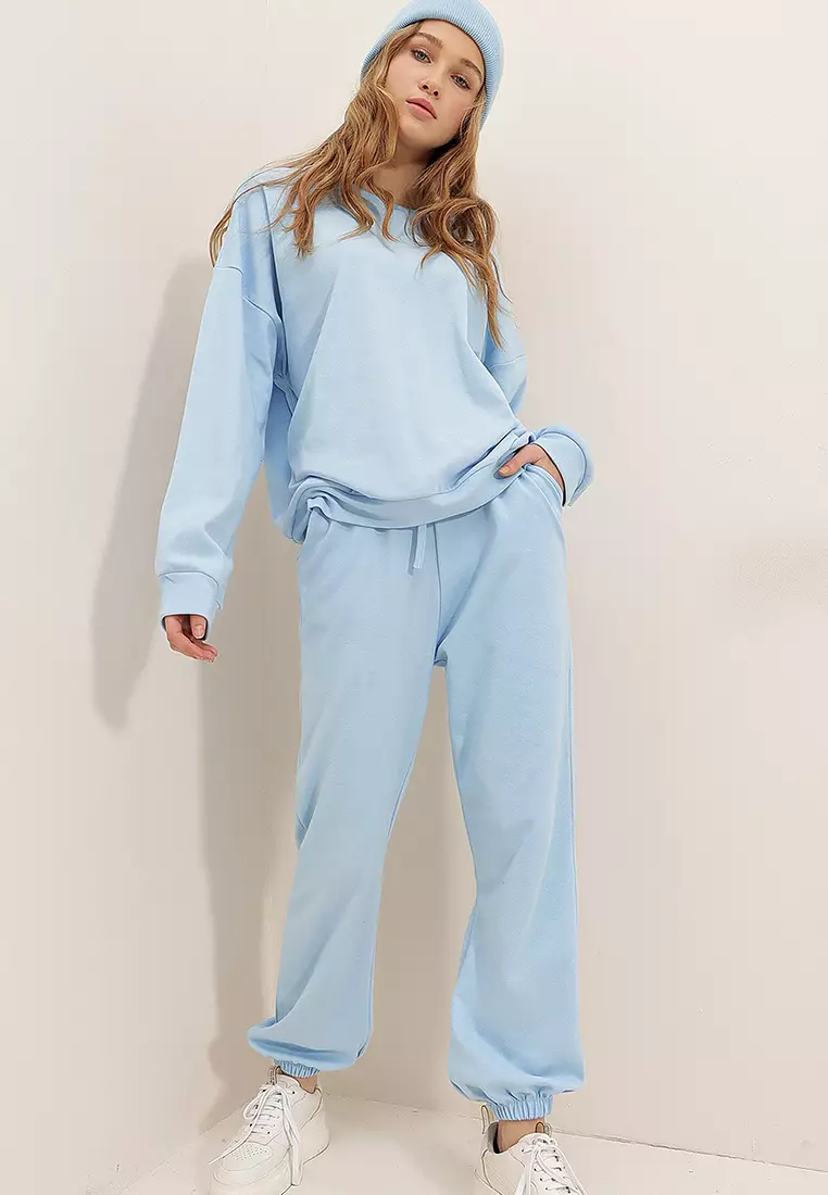 Basic Sweatshirt and Jogger Set