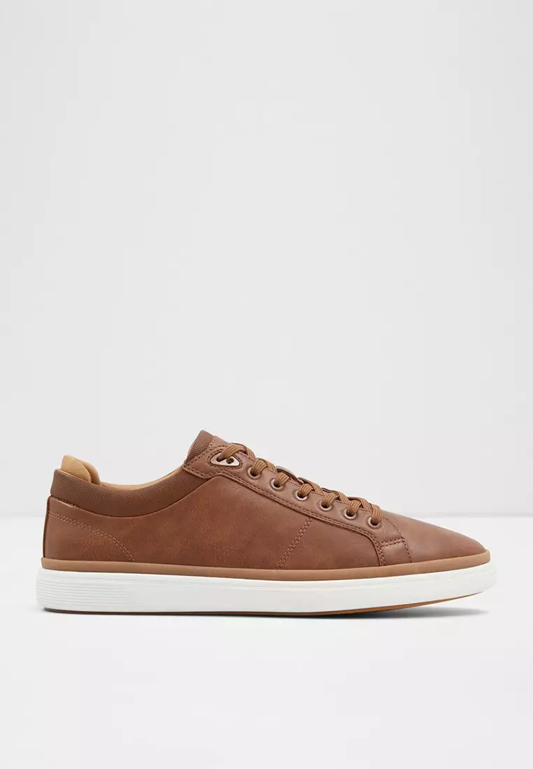 Finespec Low-Top Sneakers