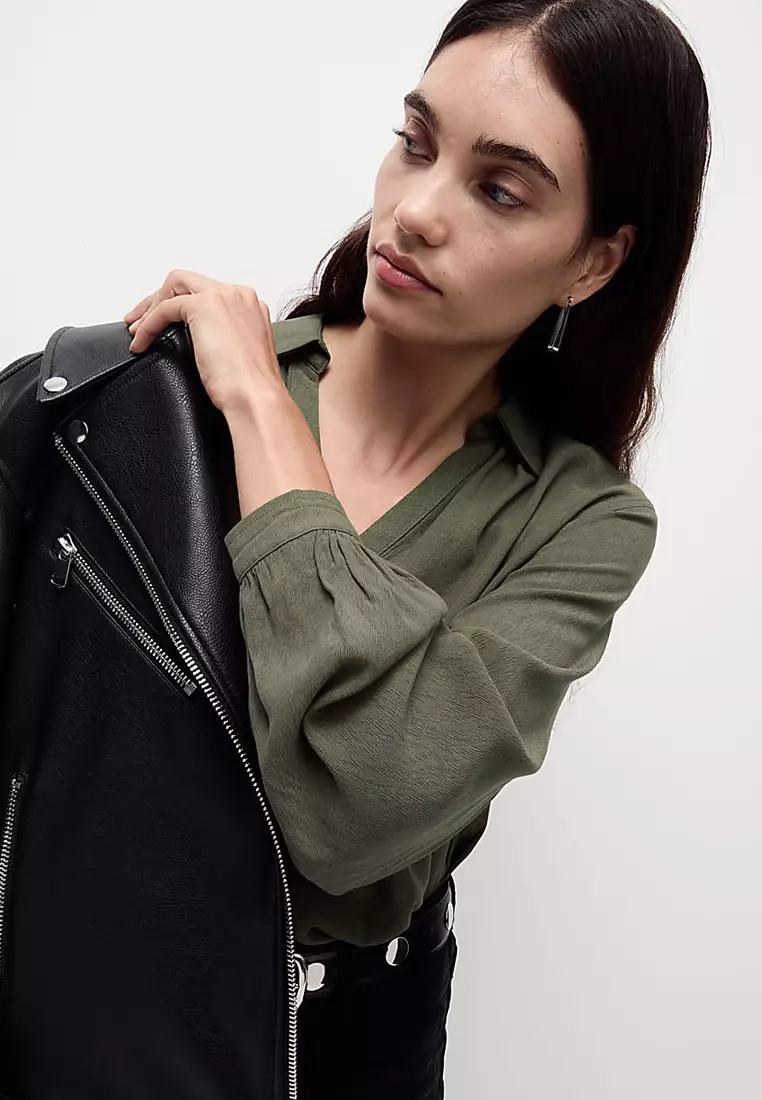 Lyocell Rich Collared V-Neck Popover Blouse