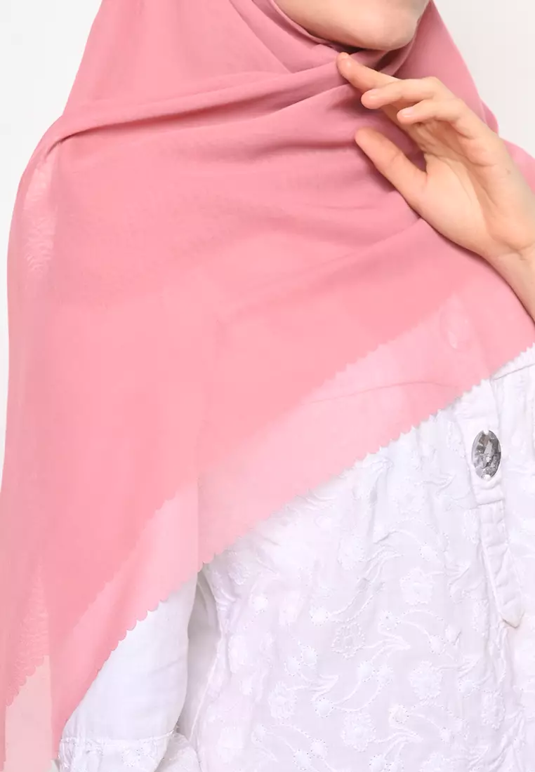 Hijab Segi Empat Voal Anabela Lasercut Dusty Pink