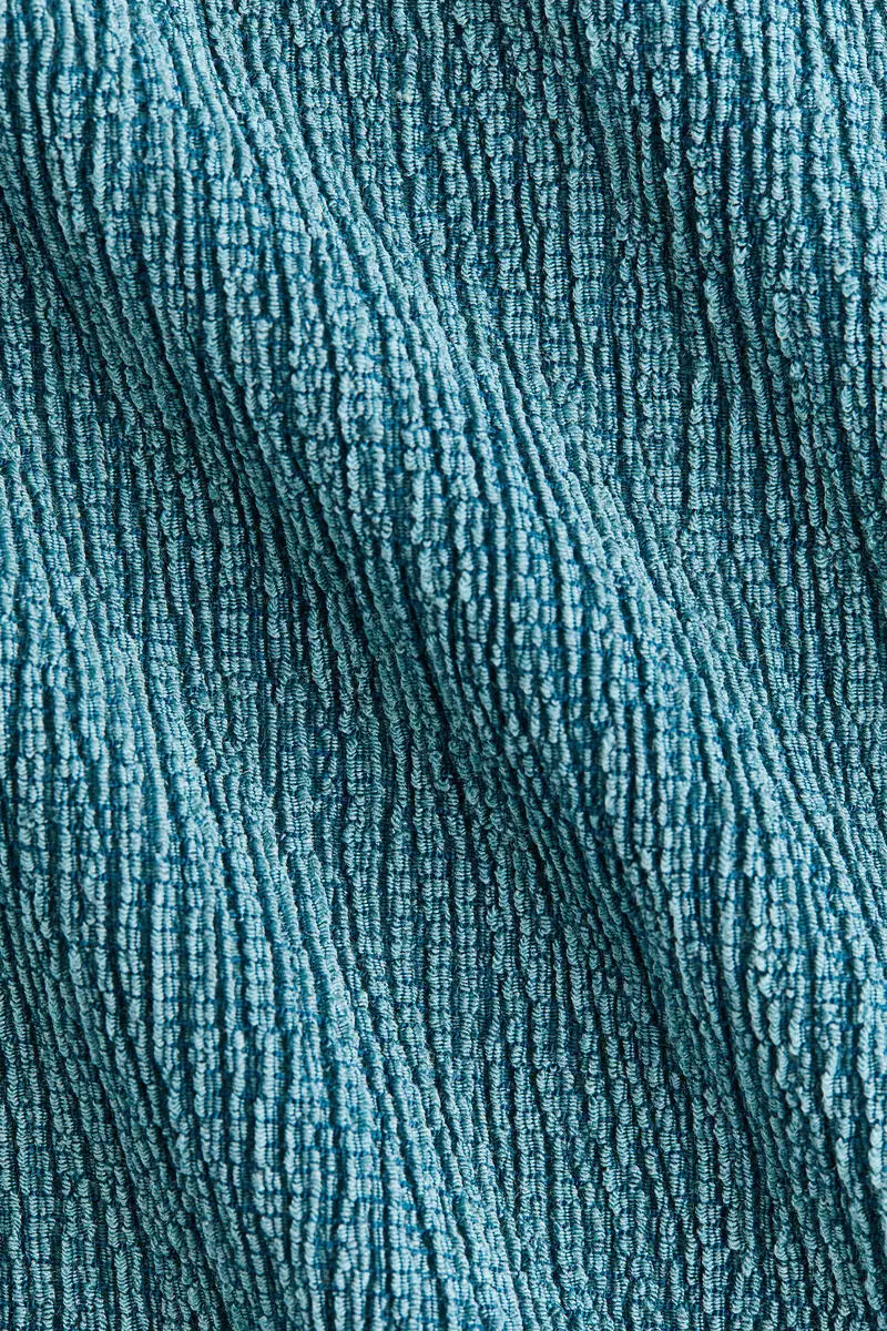 Crinkled boat-neck top