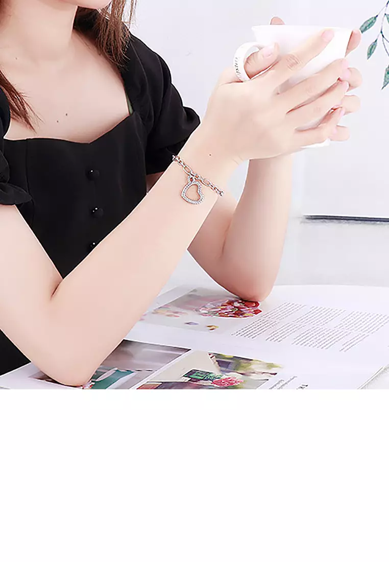 Fashion and Simple Hollow Heart-shaped 316L Stainless Steel Bracelet