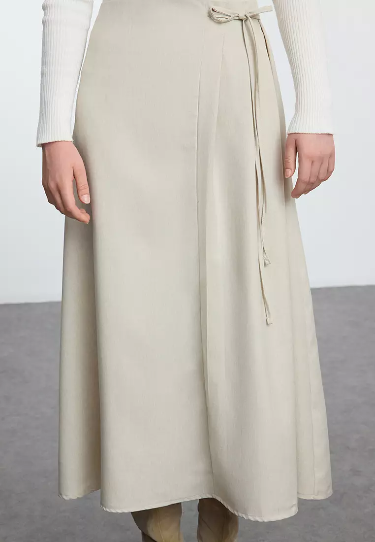 MODEST Pleat Detailed Skirt