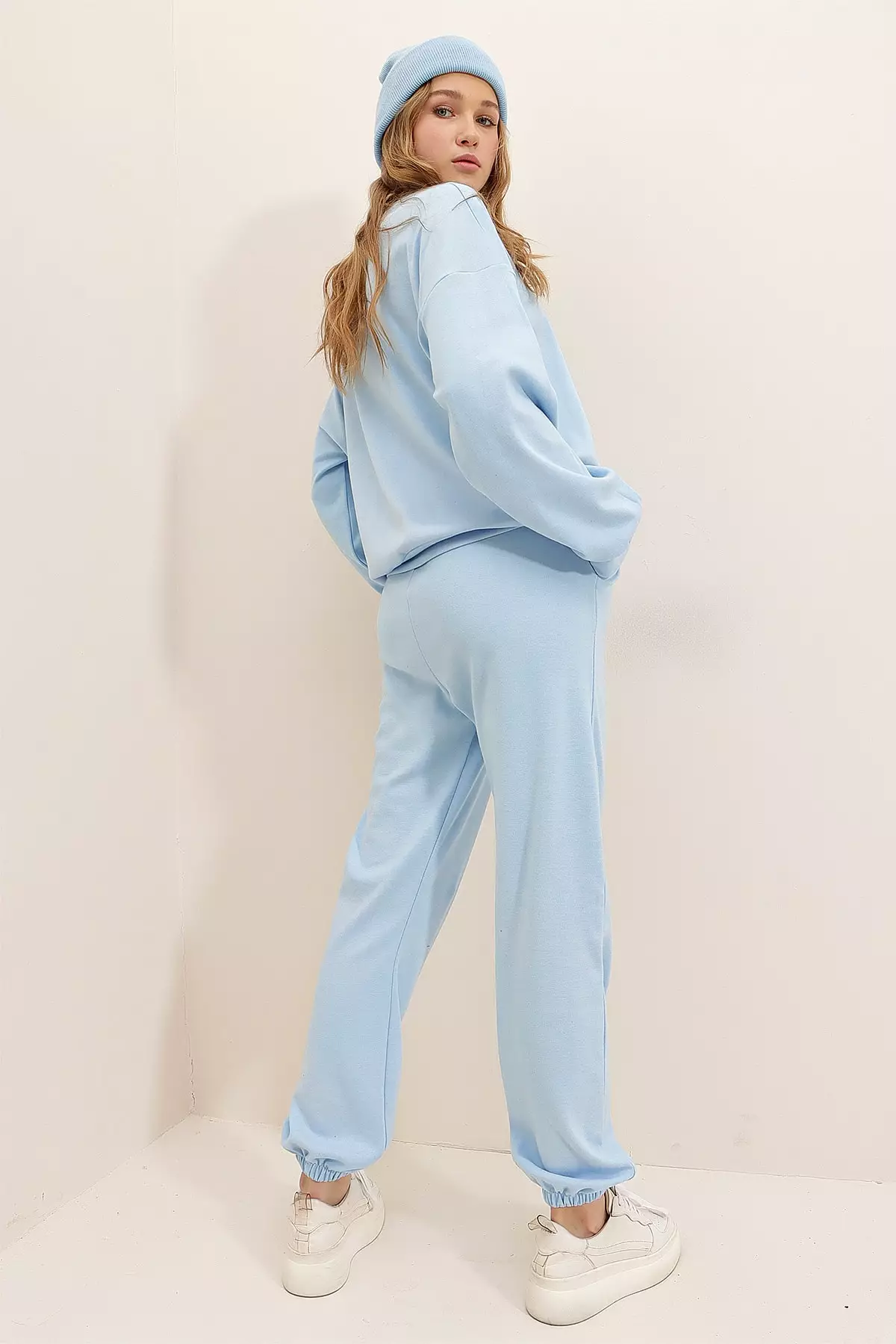 Basic Sweatshirt and Jogger Set