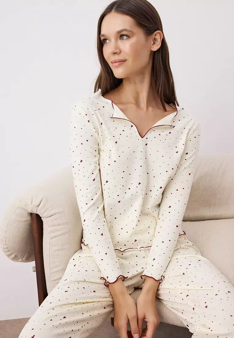 Ecru Cotton Lycra Soft Touch Heart Baby Overlock Detailed Knitted Pajama Set