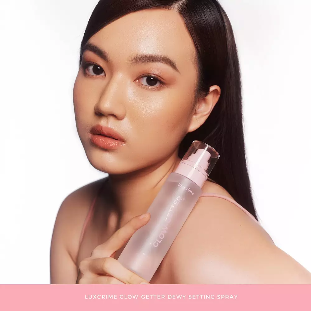 Luxcrime Glow-Getter Dewy Setting Spray