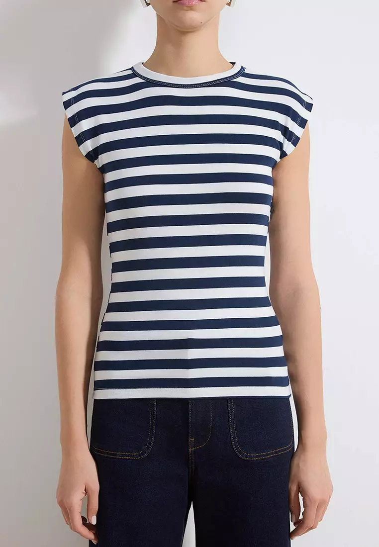 Fitted Top