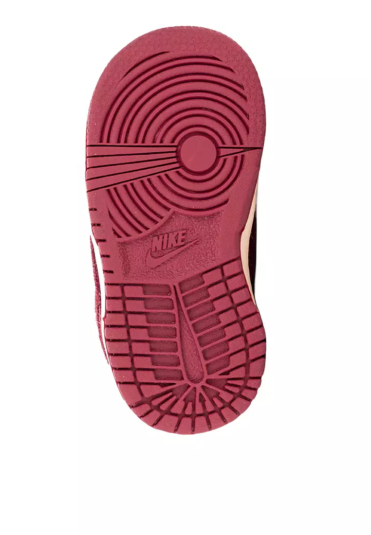 Dunk Low SE