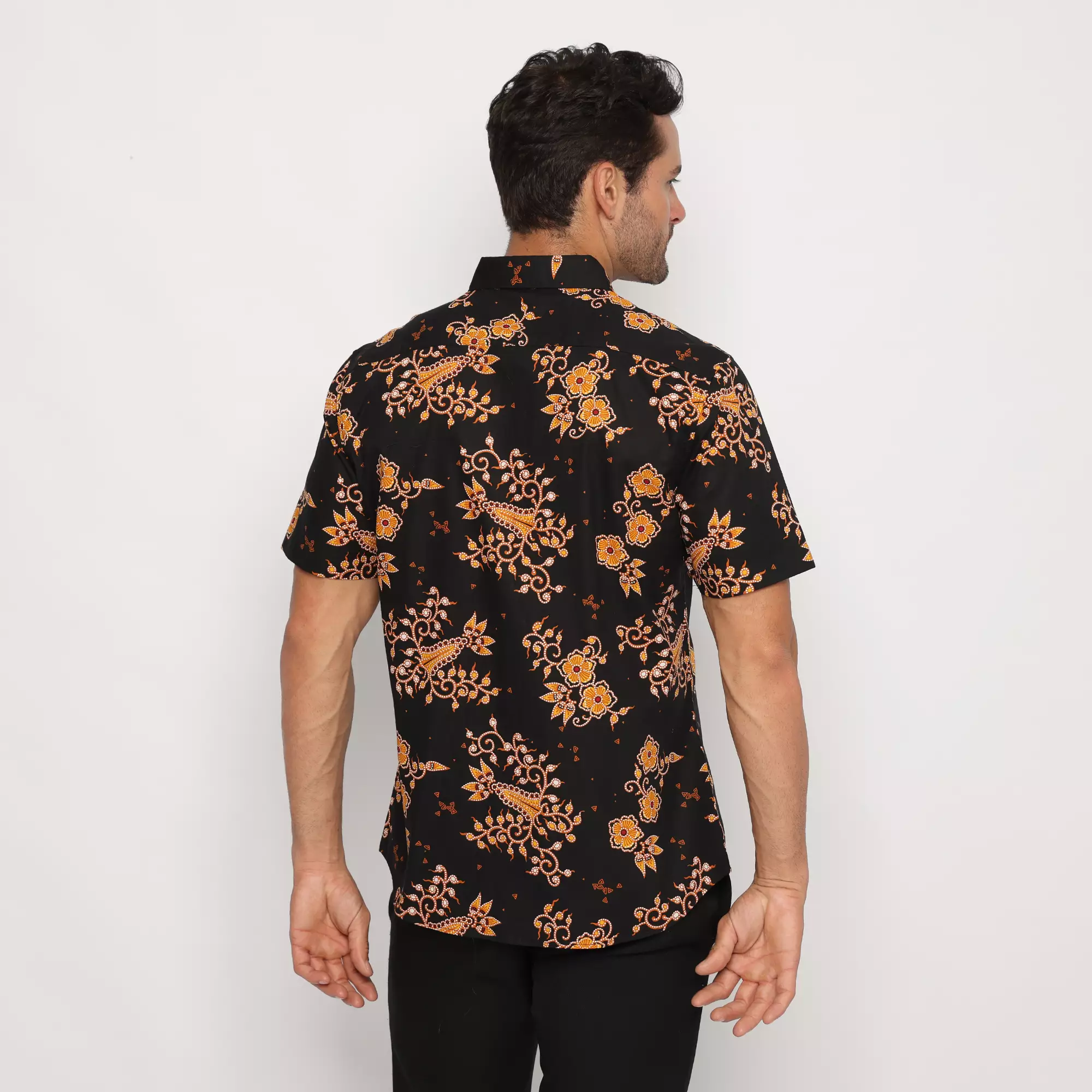 Platini Kemeja Batik Pria Lengan Pendek Katun Coklat 430584