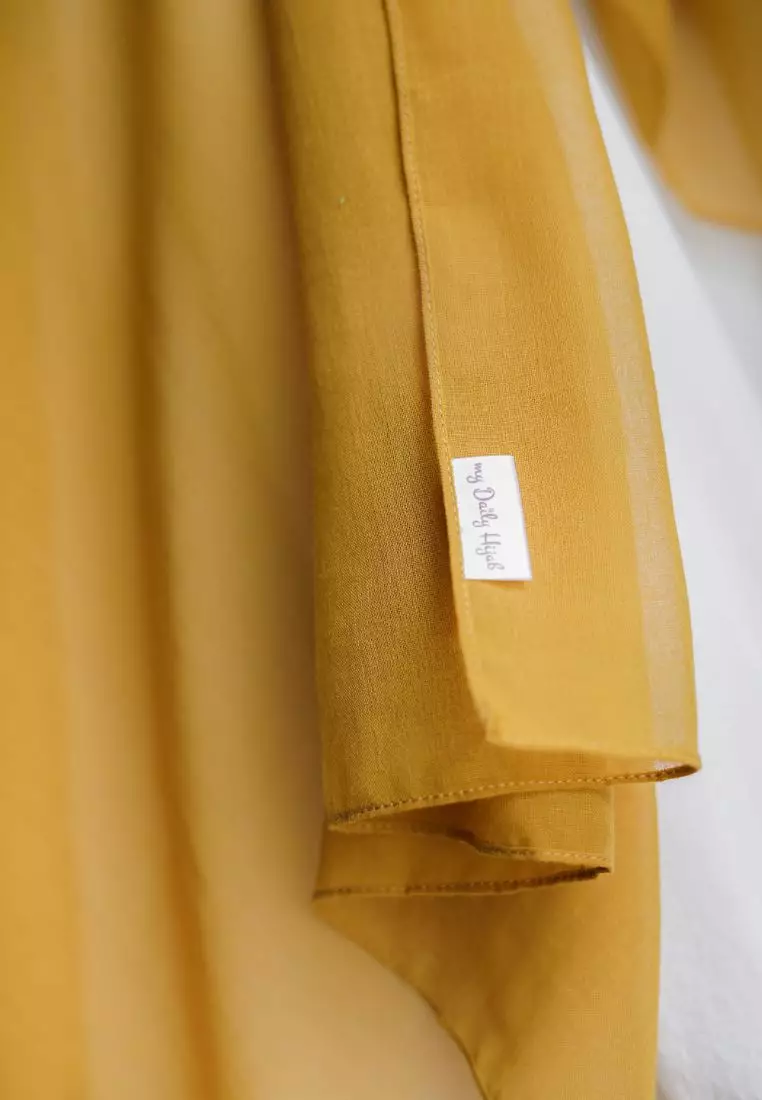 Pasmina Voal Gucci Jahit Tepi Mustard