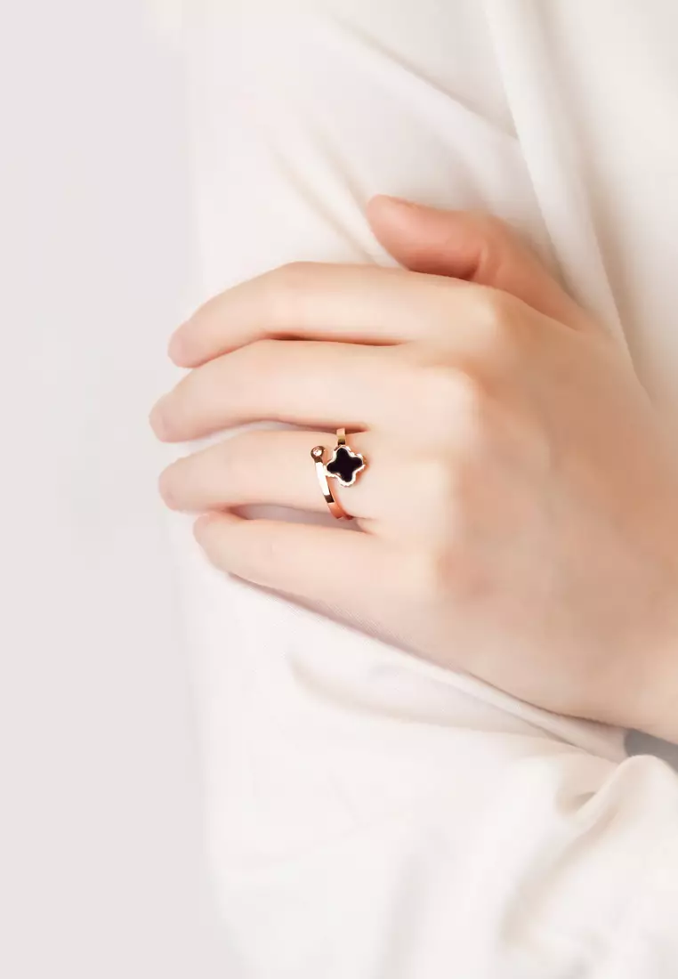 Adele Four Leaf Clover Adjustable Ring in Black
