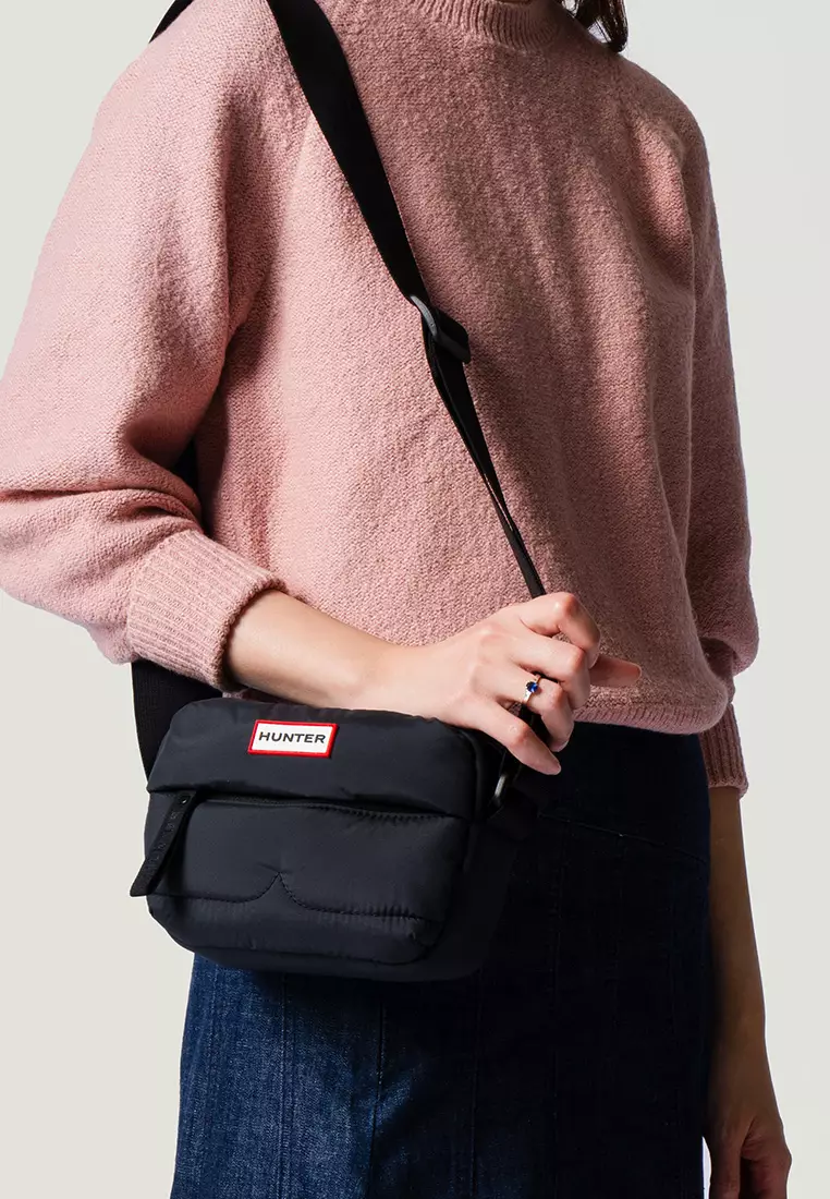 【HUNTER】Intrepid padded mini cross bag Amazon.com: Hunter INTREPID PUFFER MINI CROSSBODY Crossbody