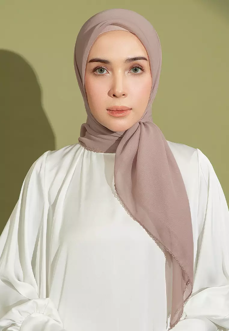 Paris Embroidery Signature Square (Lozy X Hamidah) Soft Brown