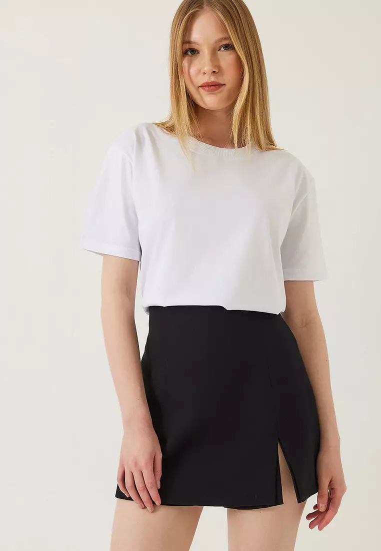 Women's Decorative Stitched Crew Neck T-Shirt 60602001