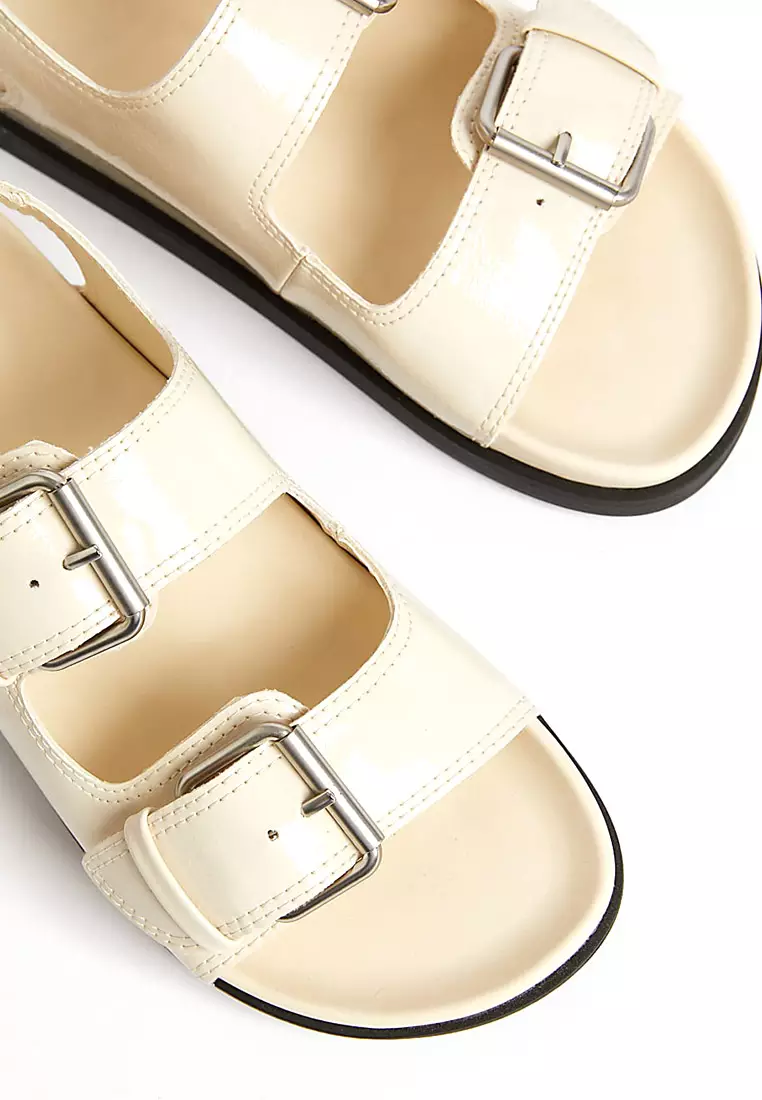 Patent Buckle Flatform Sandal