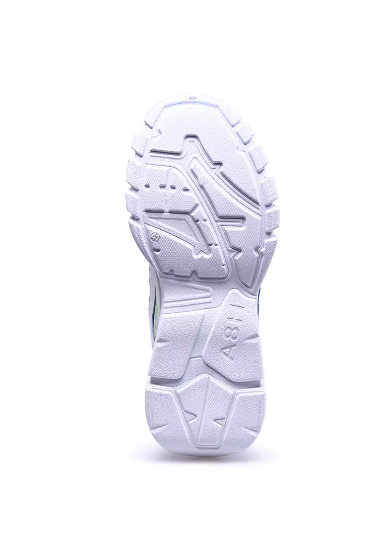 Sepatu Sneakers Pria Fashionable 2023