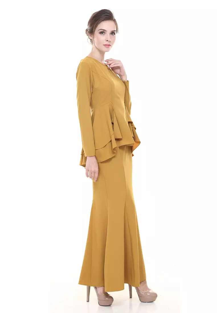 Lora Peplum in Gold