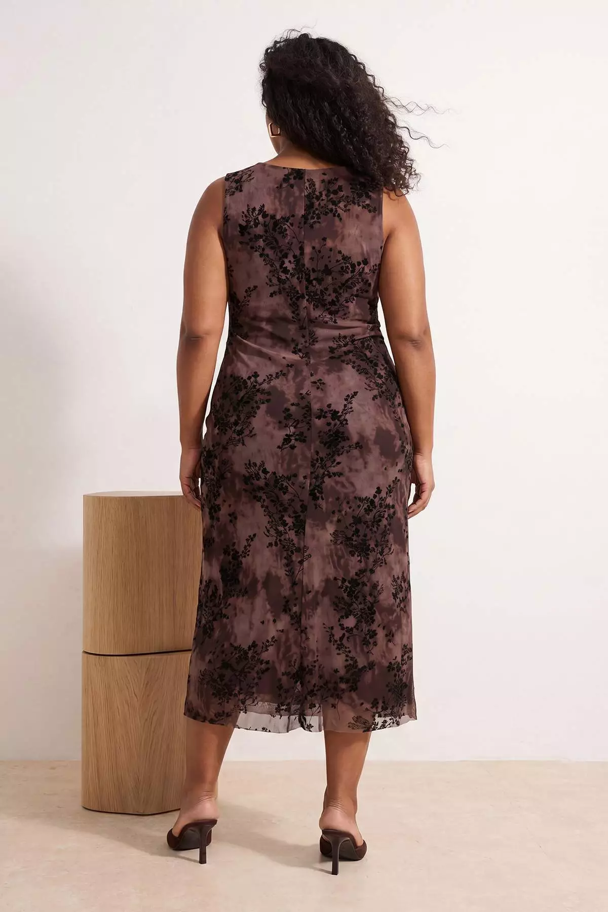 Brown Flock Printed Maxi Knitted Plus Size Dress Tbbss26Ah00279