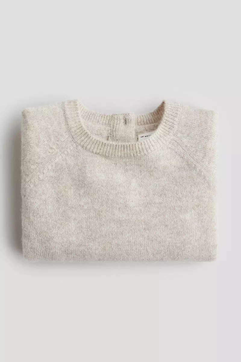 Cashmere-knit jumper