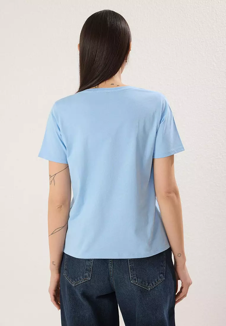 White-Light Blue 2 Pack Regular/Normal pattern V-neck Knitted T-shirt TWOSS25TS00183