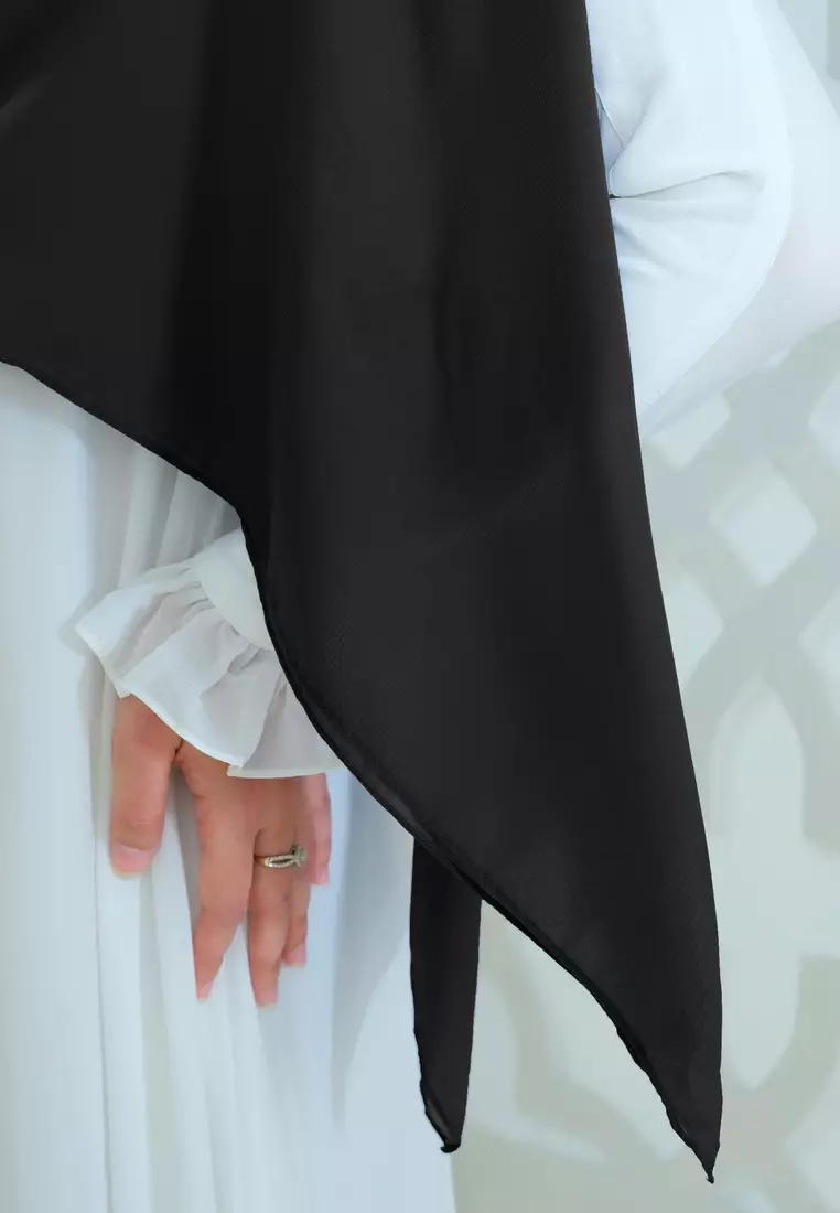 Dinara Zipper Square | Hijab Segiempat Syari Resleting | Kerudung Polycotton - Black