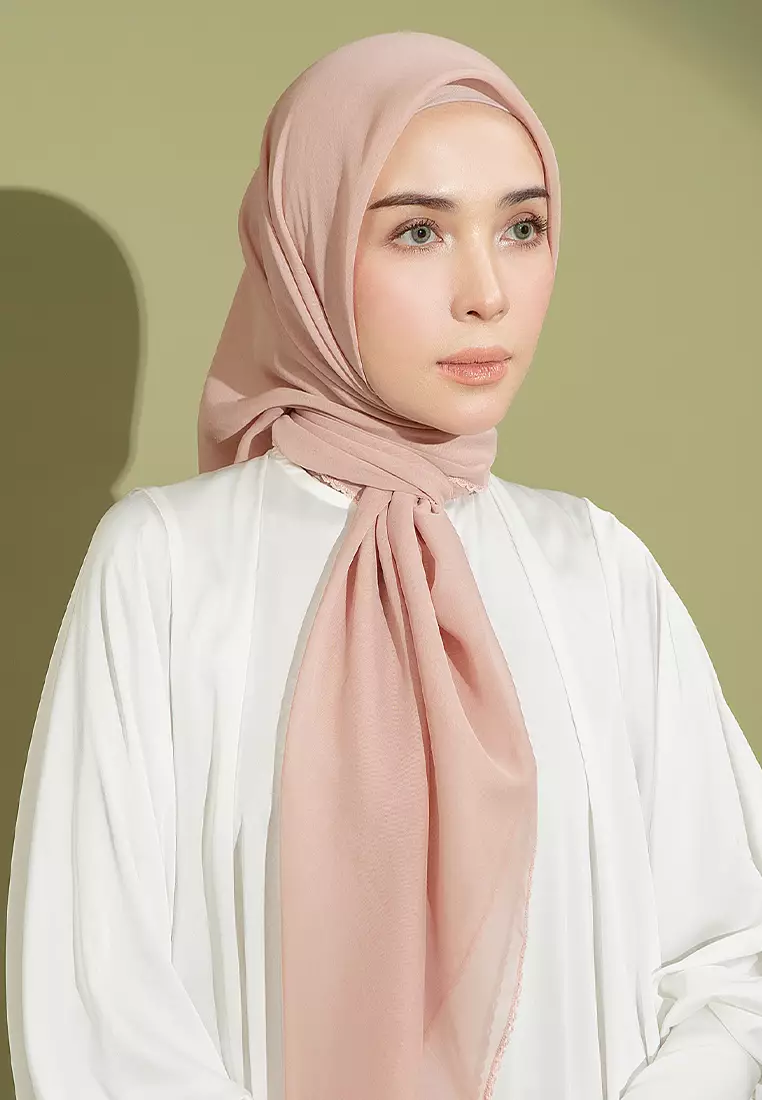 Paris Embroidery Signature Square (Lozy X Hamidah) Peach