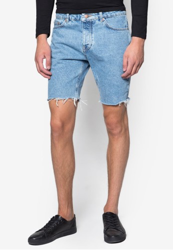 水洗抽鬚牛仔短褲、 服飾、 短褲Topman水洗抽鬚牛仔短褲最新折價