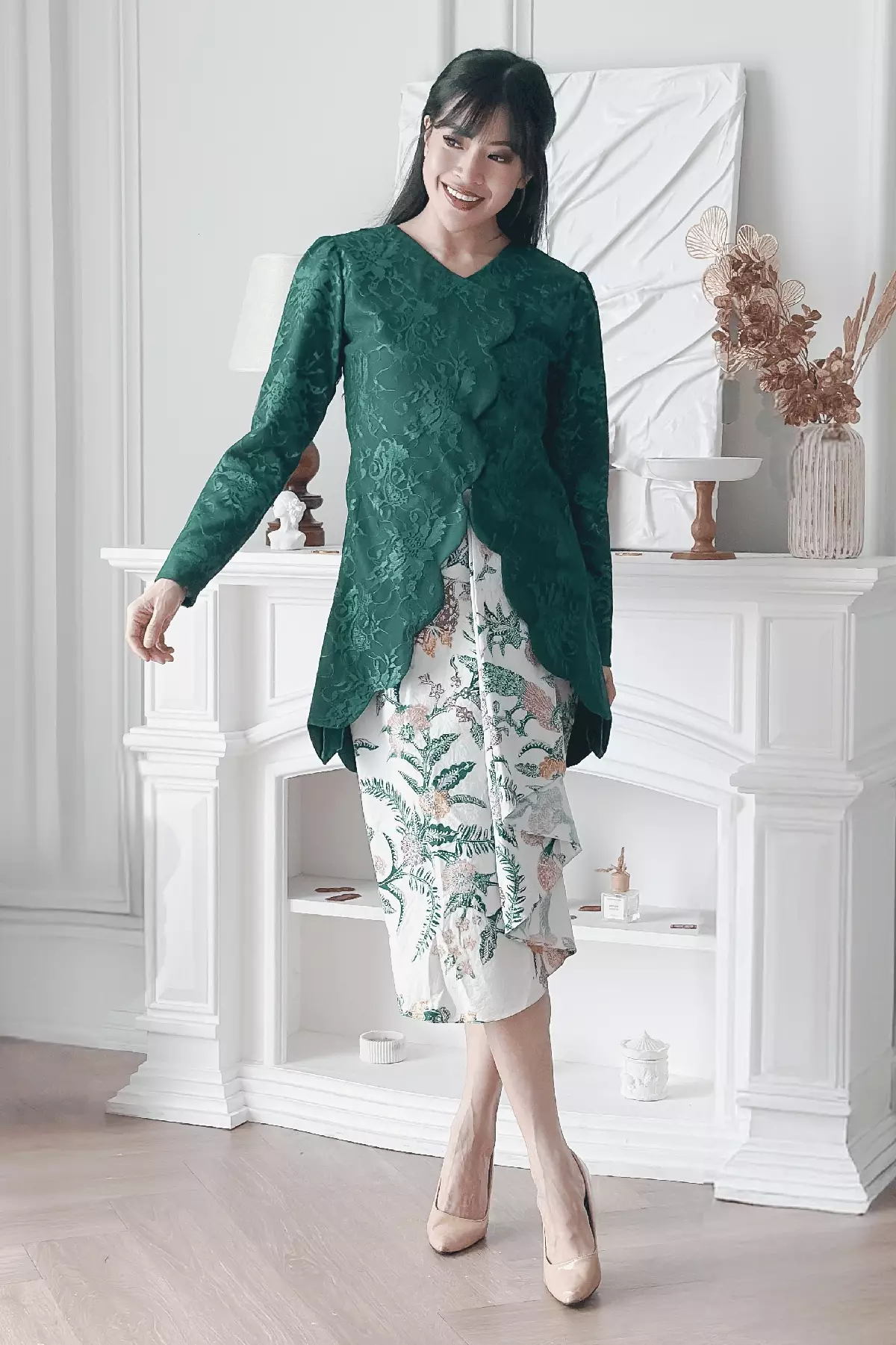 Danur Ayu Scallop Emerald Kebaya
