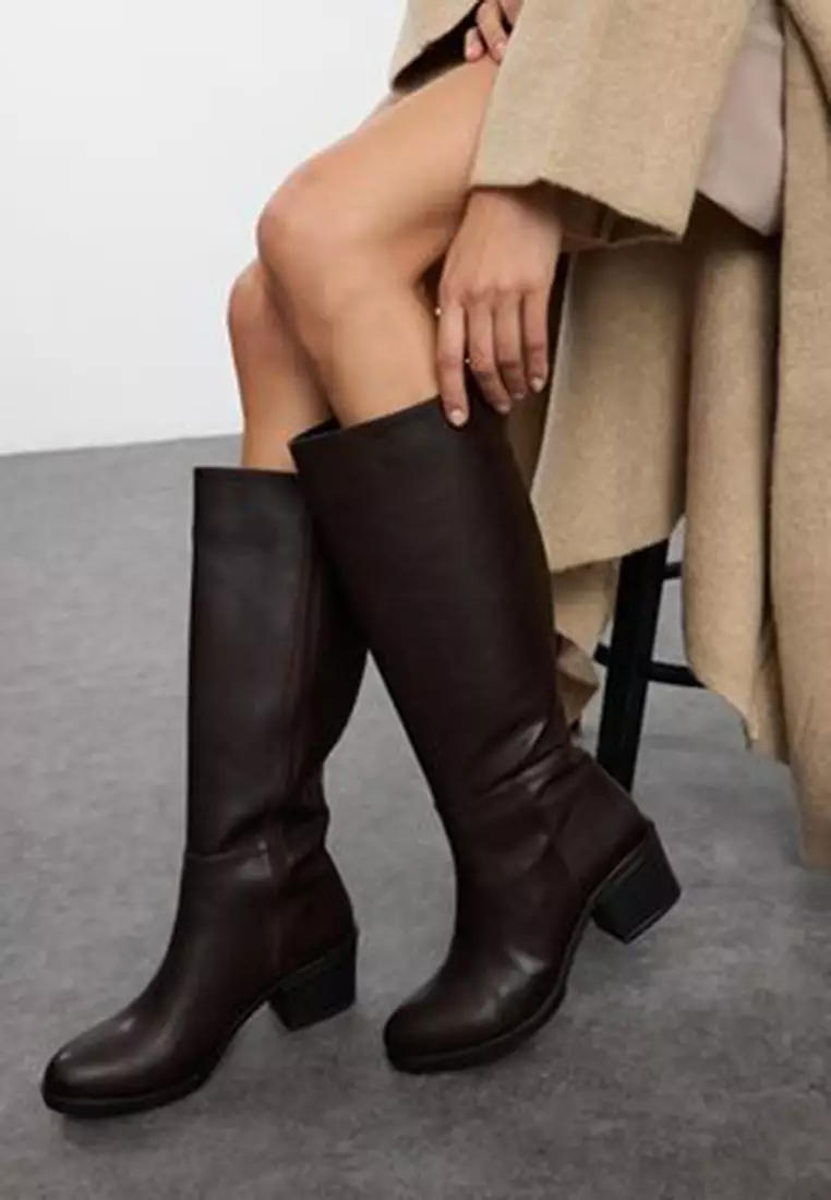 Dark Brown Zip-Up Round Toe Women's Block Heeled Boots Takaw25Cz00004
