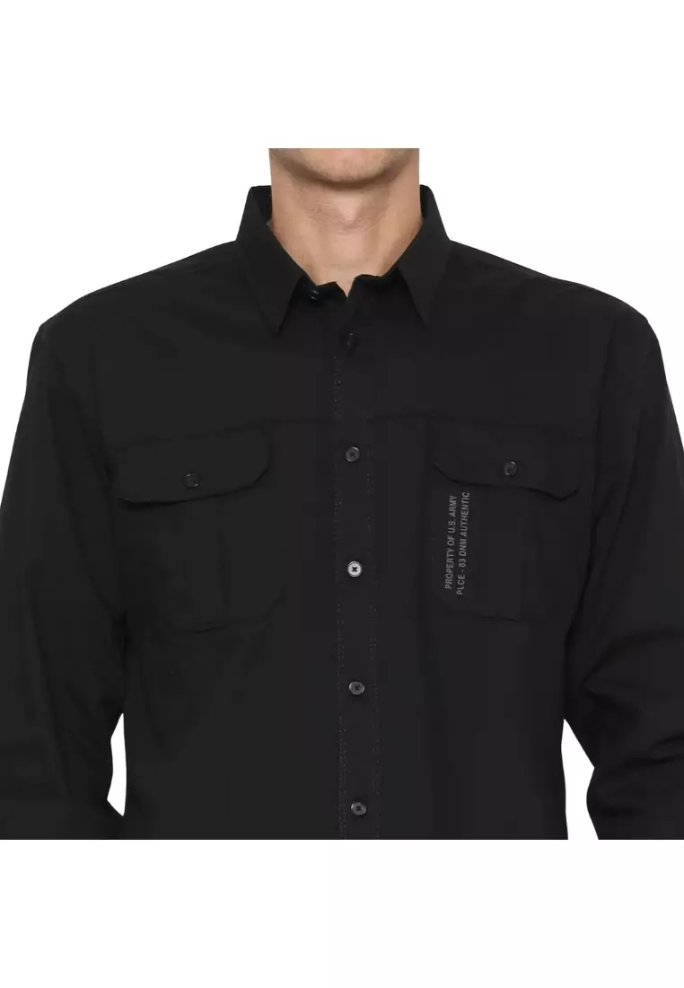 POLICE Kemeja Polos Cotton Twill Kantong Dua Hitam Regular Fit Lengan Panjang Pria