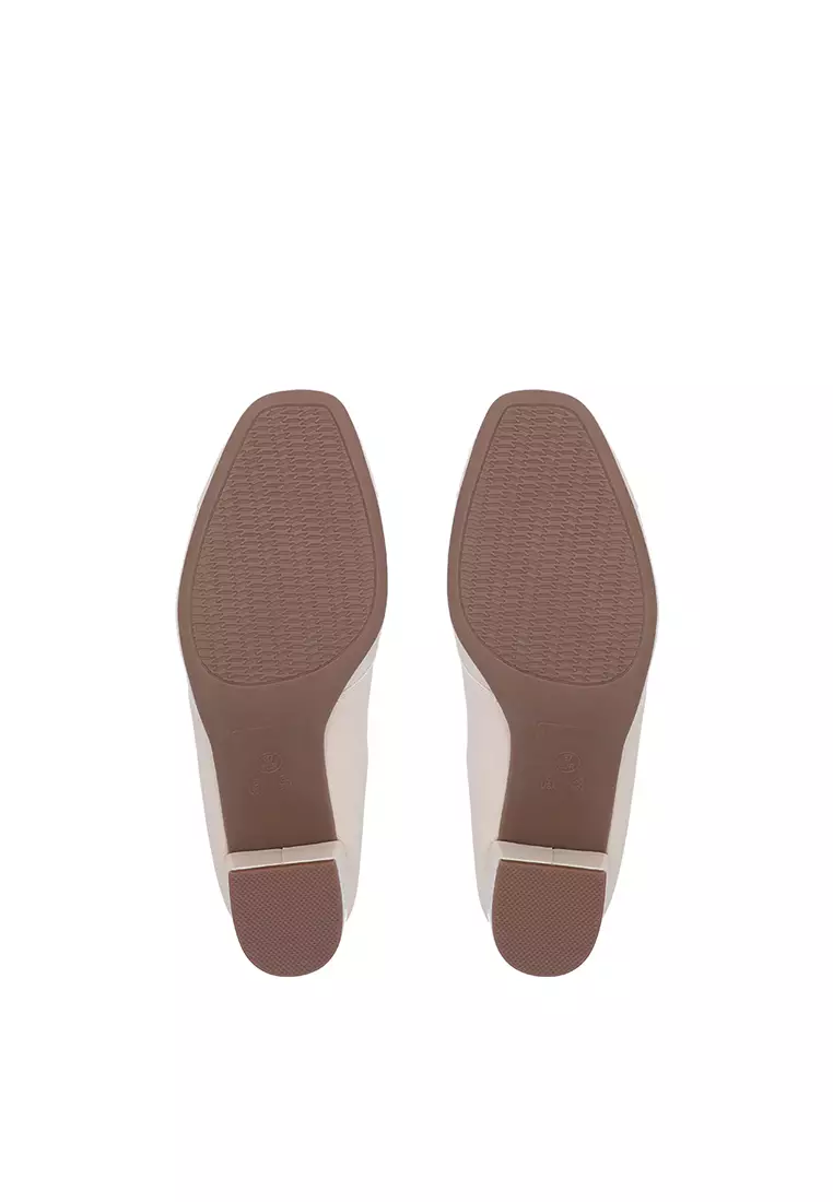 Beige CR Vera Square-Toe Sleek Pumps