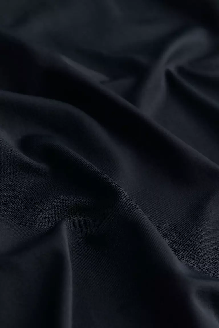 Long-sleeved microfibre top