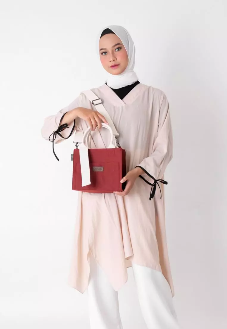 Tas Selempang Sling Bag Wanita Bahan Kanvas Penutup Resleting Rana Series - Maroon