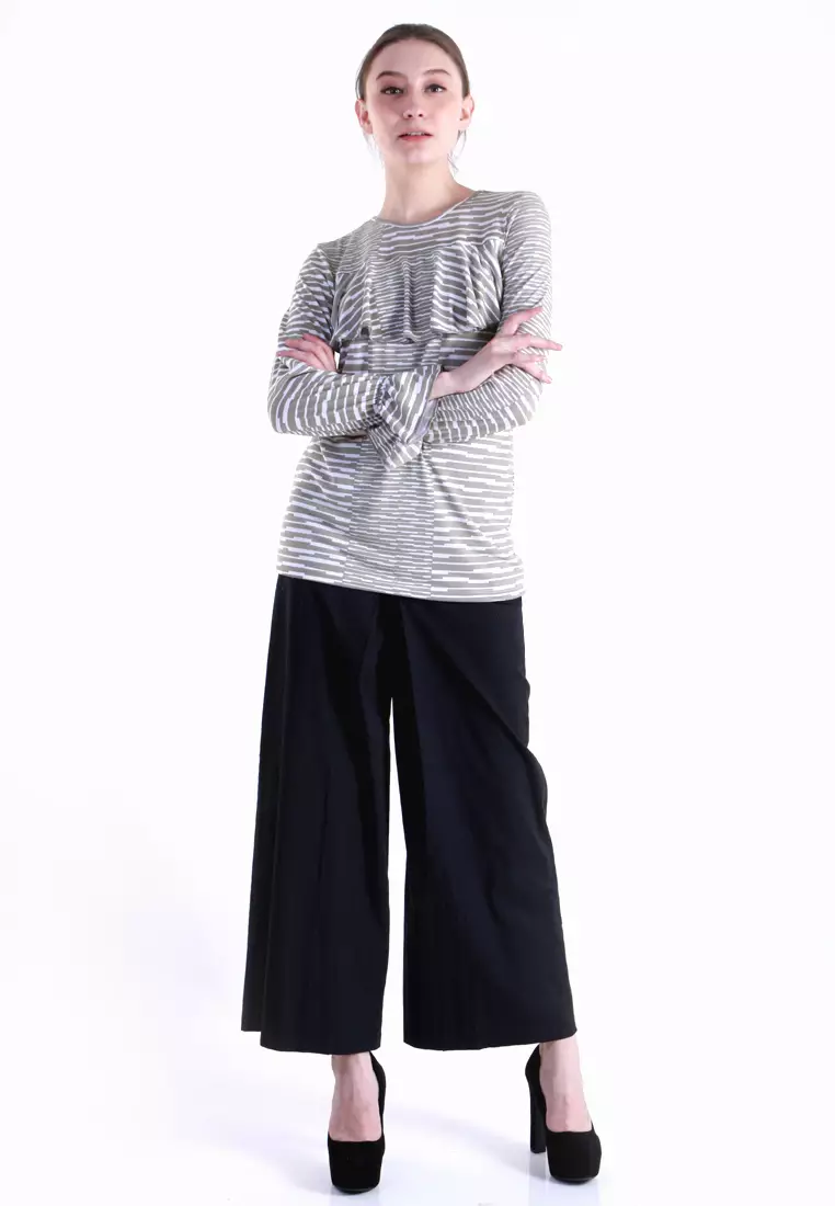 Chest Flare Knit Blouse