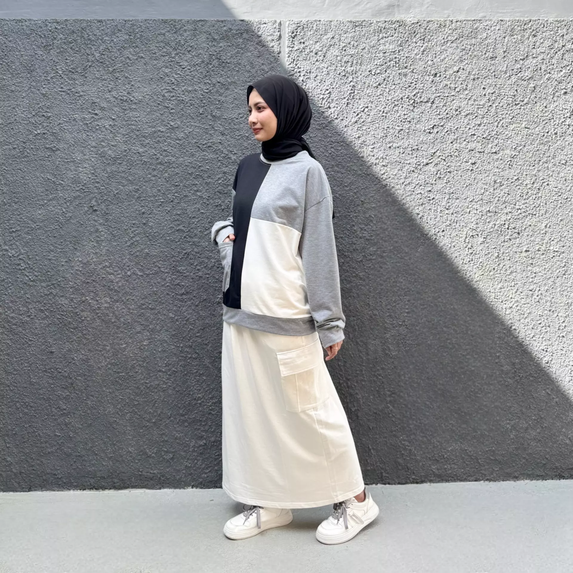 Setelan Sporty Skirt Olla  ABU - PUTIH