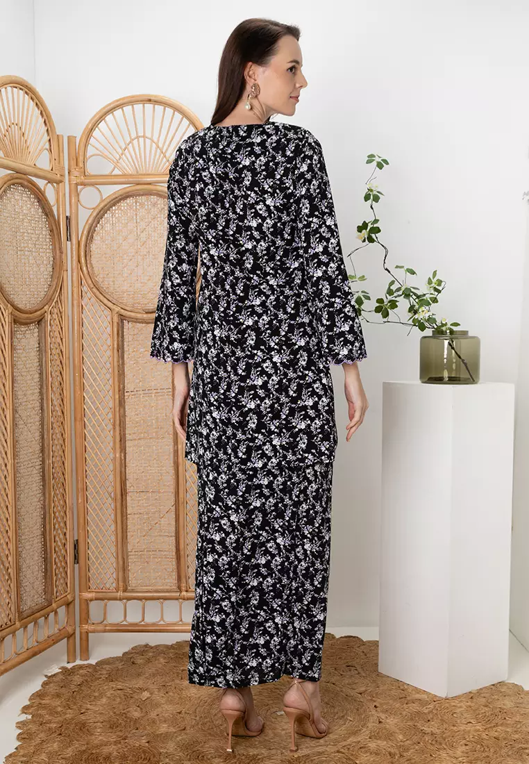 MEKAR Purple Wisteria Floral Embroidery Kurung Modern Kipas Belakang in Black