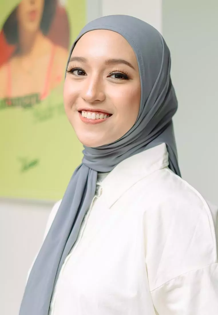 Qiya Instan Square (Hijab Sport Instan Segiempat Jersey) Dark Grey