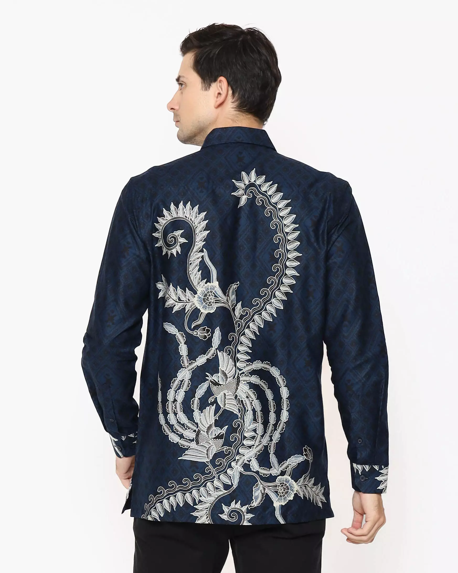 MAGINOT VIRYA NAVY Batik Slim Fit Lengan Panjang