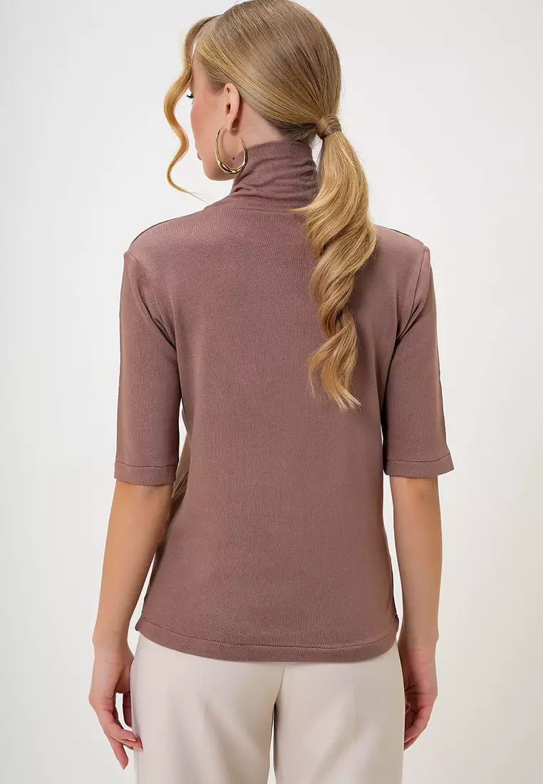 Women's Caramel Turtleneck Half Sleeve Knit Blouse Alc-X13007
