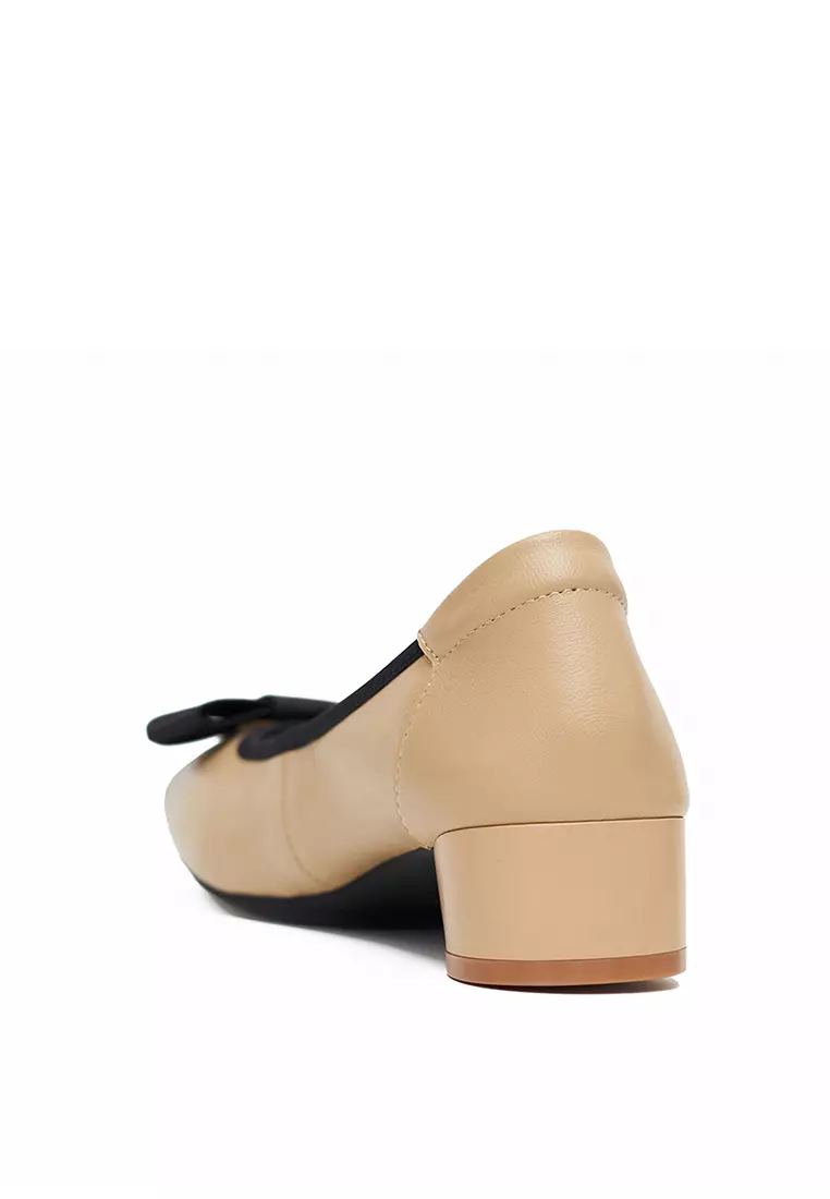 Sepatu Pantofel Formal Wanita Gino Mariani Elara Beige
