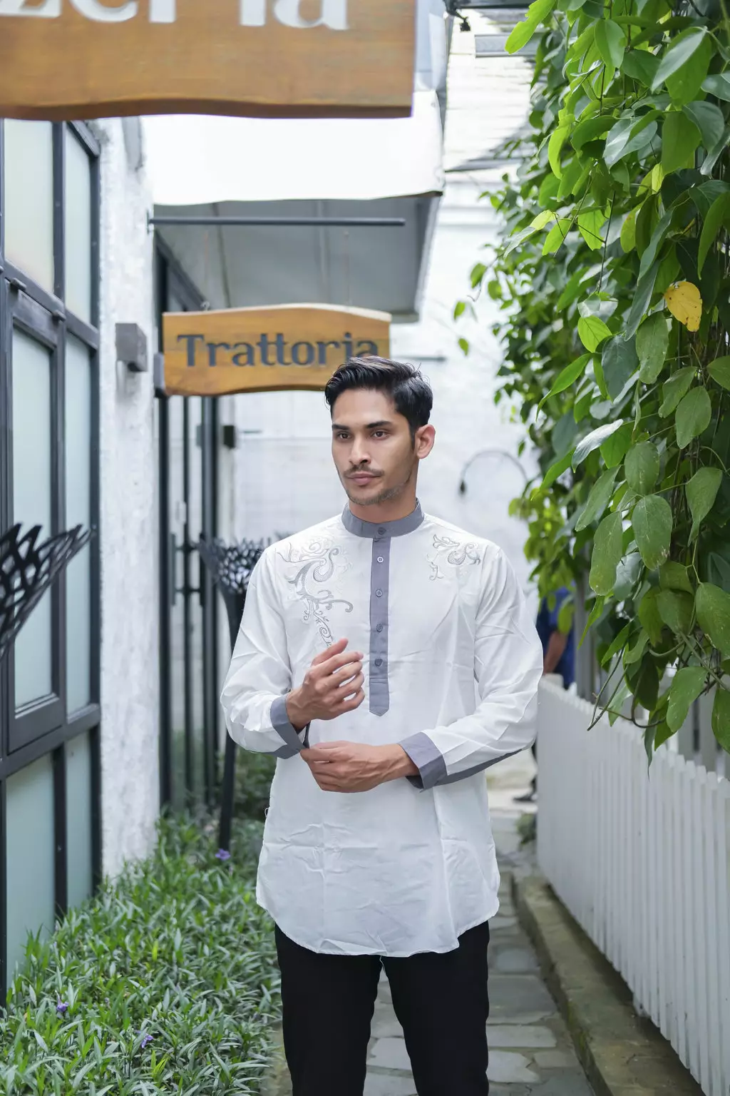 Koko Pria Lengan Panjang  A2J11 Broken White