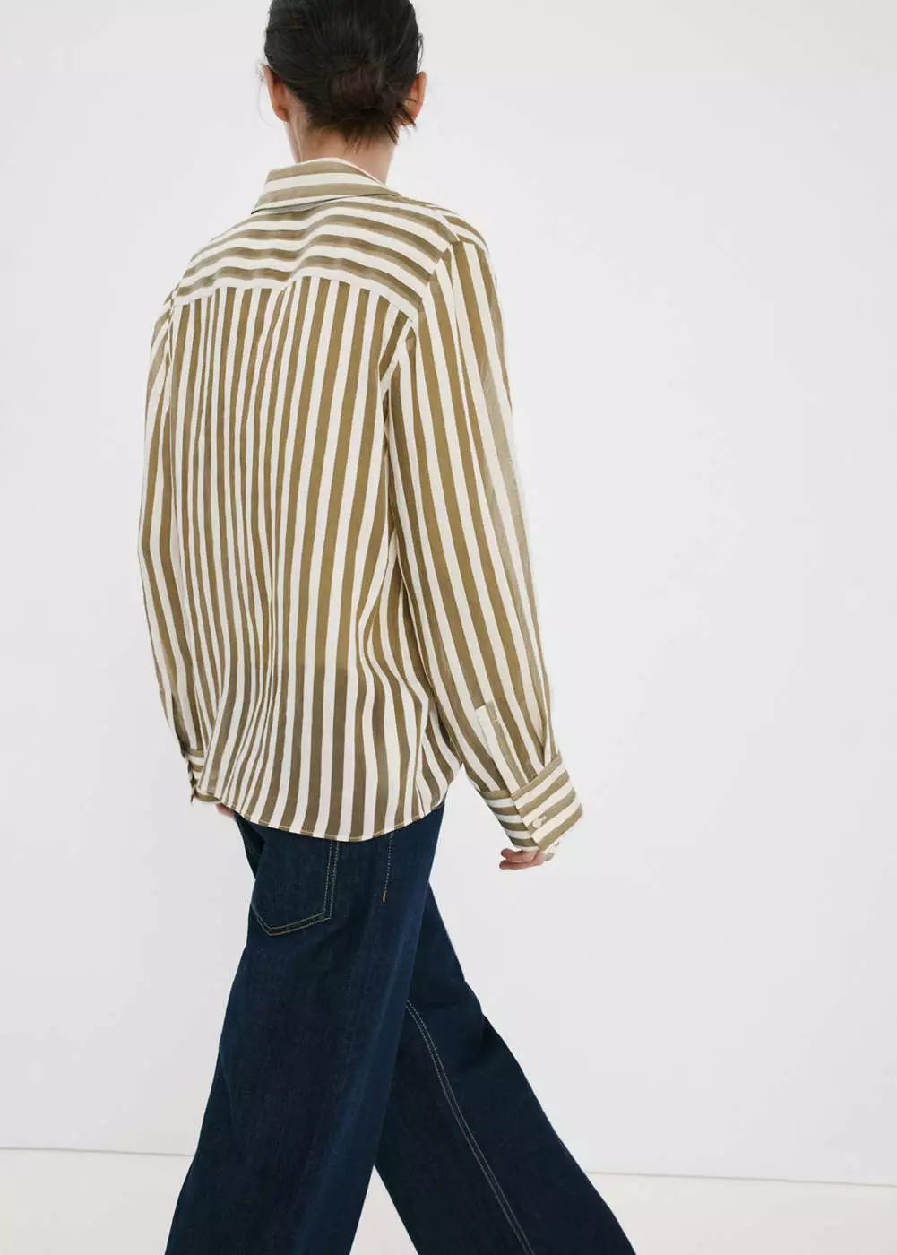 Kemeja lyocell salur semitransparan